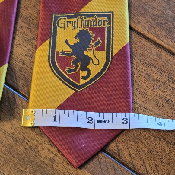 Gryffindor Striped Maroon and Yellow Tie - Picture 5 of 5
